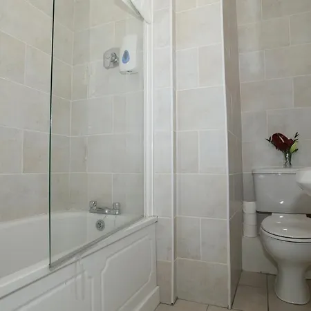 Hotell The Charles Stewart 3*