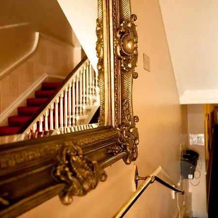 The Charles Stewart دبلن